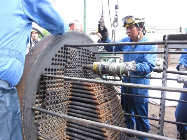 油圧シリンダーによる引き抜き